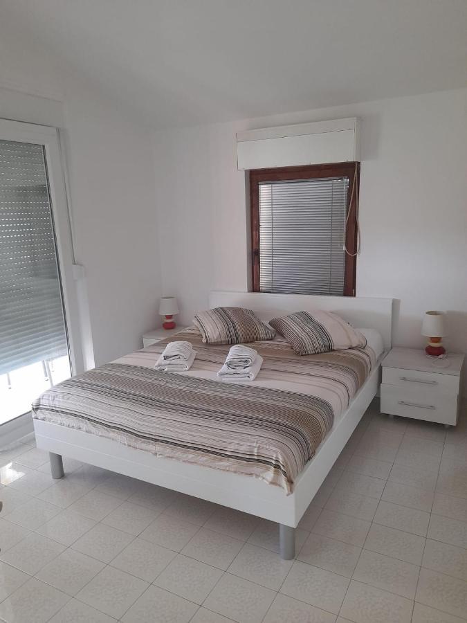 Apartman Lugovic Šibenik Eksteriør billede