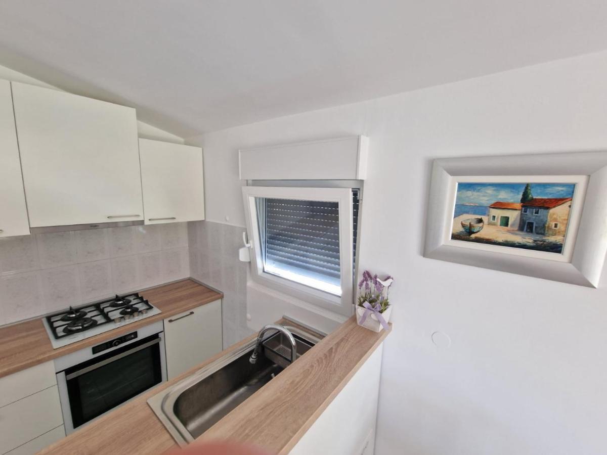 Apartman Lugovic Šibenik Eksteriør billede