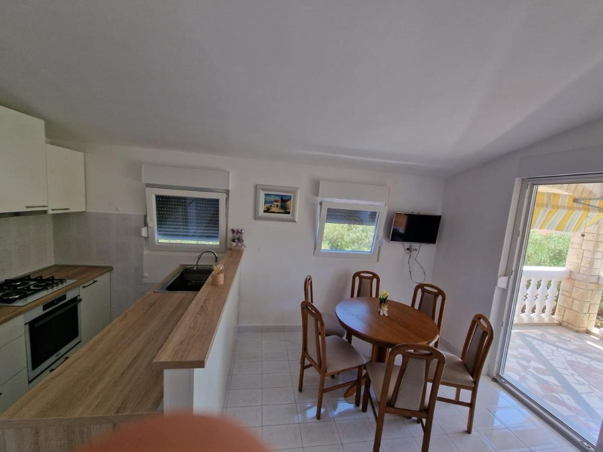 Apartman Lugovic Šibenik Eksteriør billede